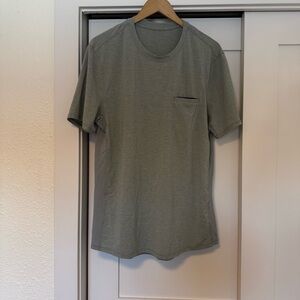 lululemon athletica Grey Short‎ Sleeve Tee